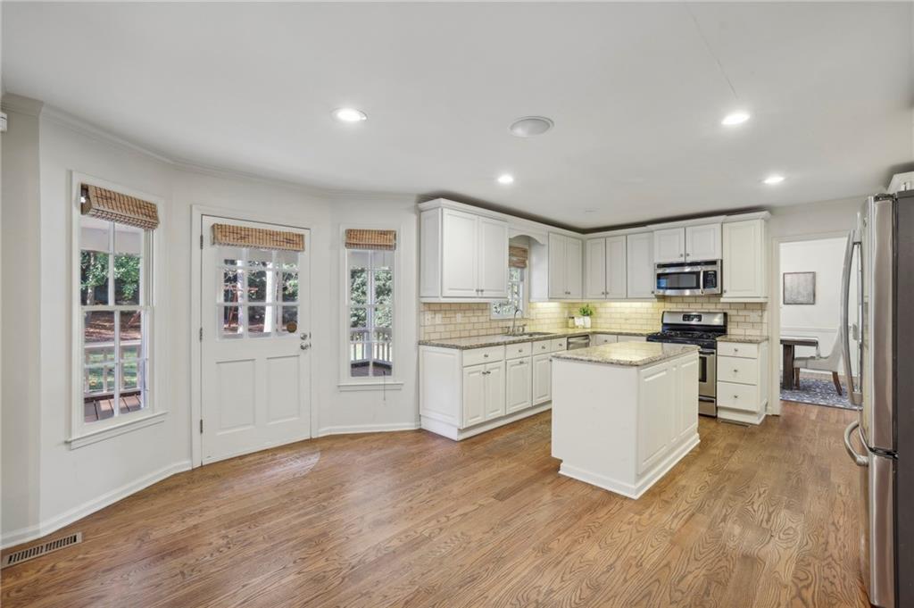 4484 Glengary Drive NE