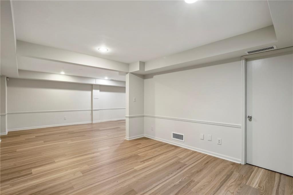 4484 Glengary Drive NE