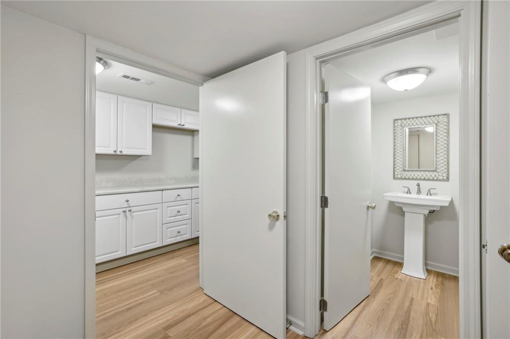 4484 Glengary Drive NE