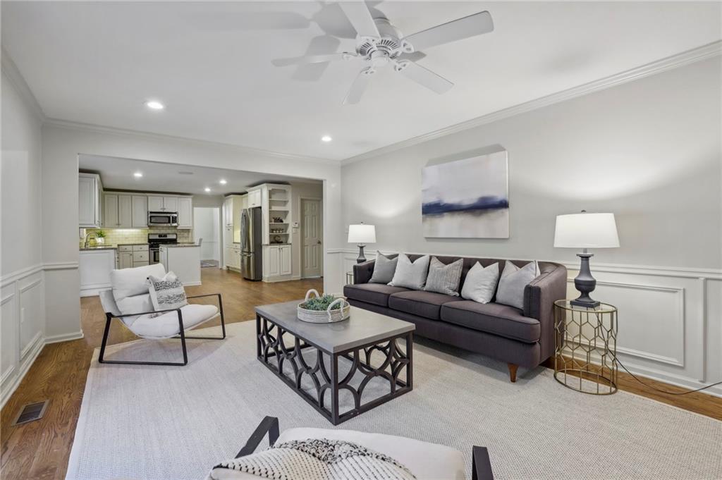 4484 Glengary Drive NE