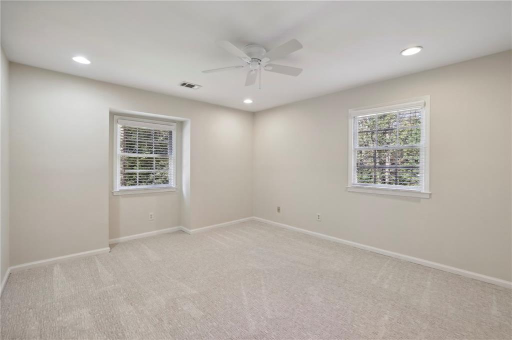 4484 Glengary Drive NE