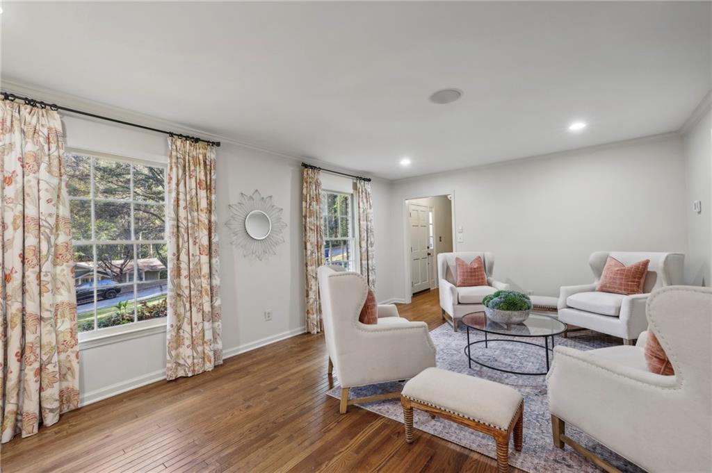 4484 Glengary Drive NE