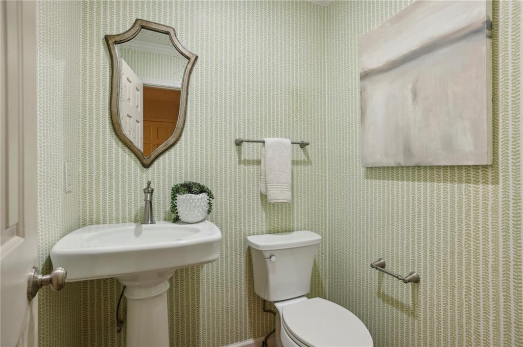 4484 Glengary Drive NE