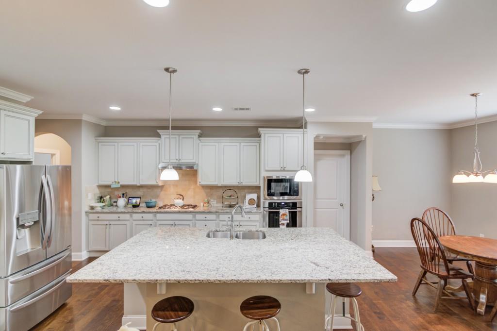 7289 Red Maple Court