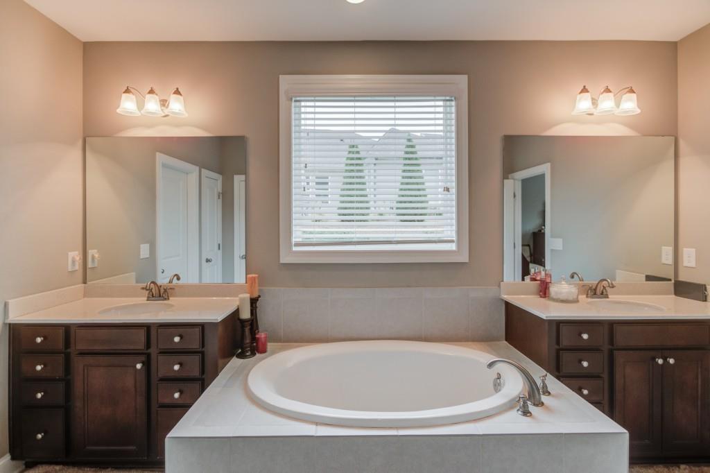 7289 Red Maple Court