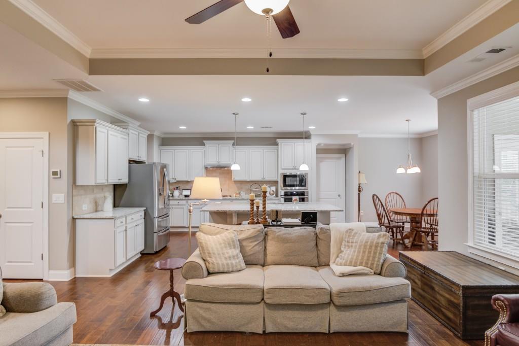 7289 Red Maple Court