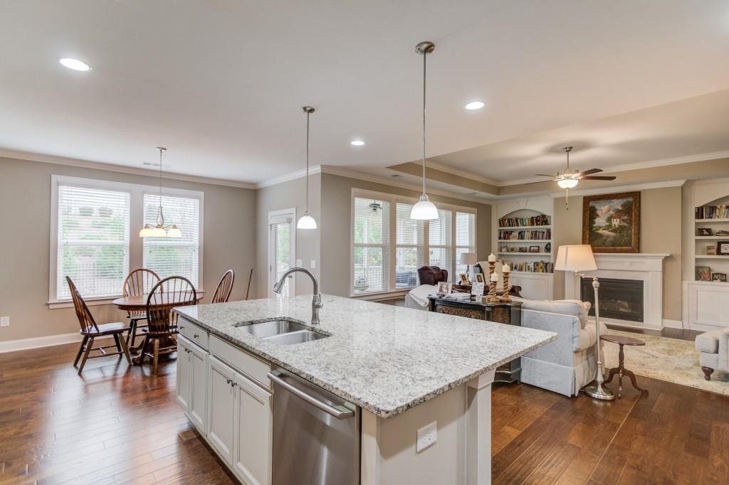 7289 Red Maple Court