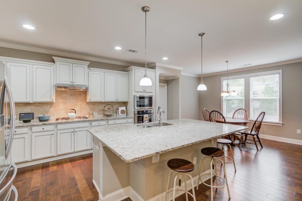 7289 Red Maple Court