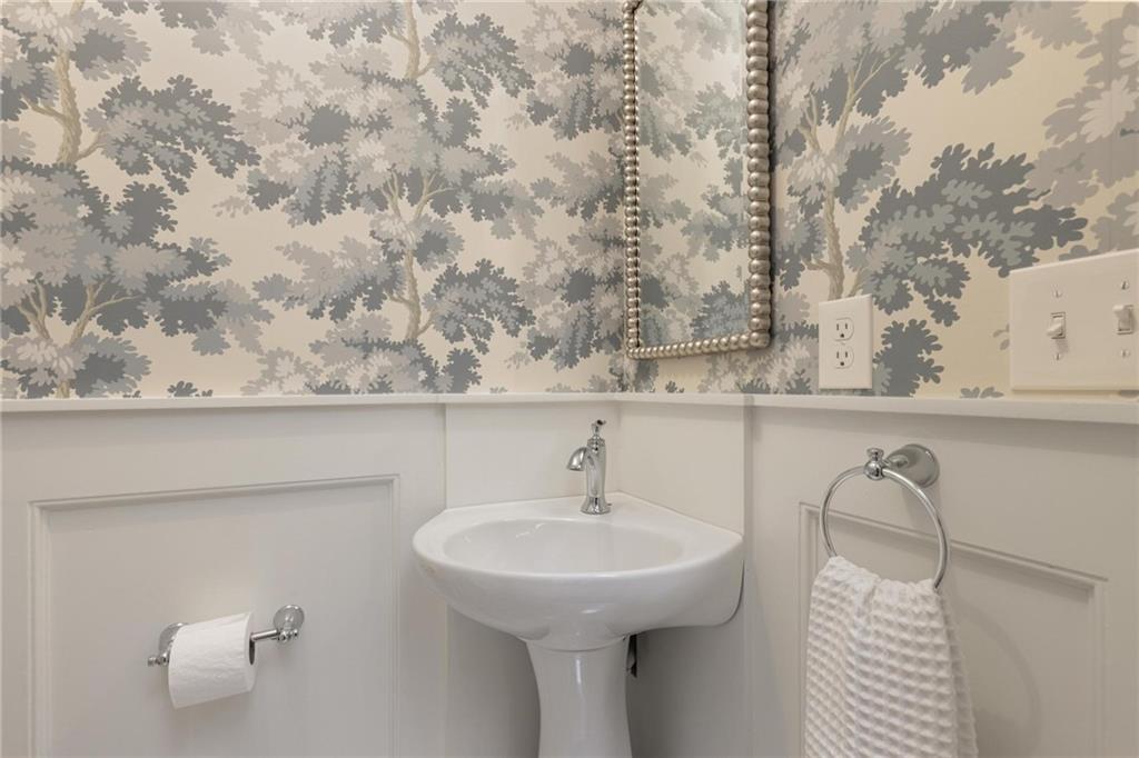 2280 Brookview Drive NW