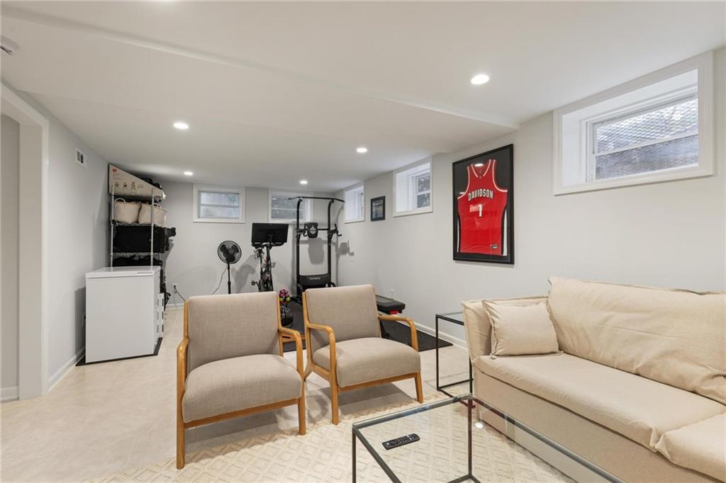 2280 Brookview Drive NW