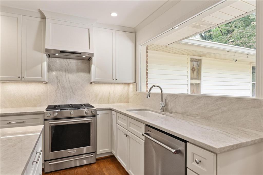 2280 Brookview Drive NW