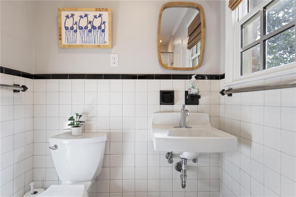 2280 Brookview Drive NW