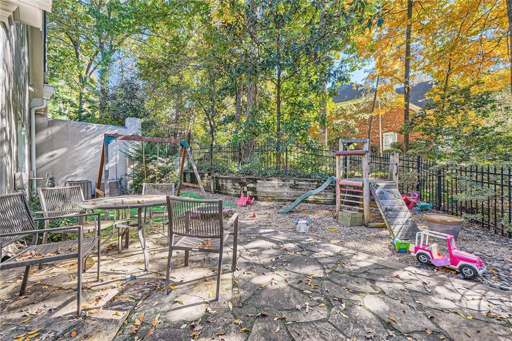 6391 Glenridge Drive Unit 125