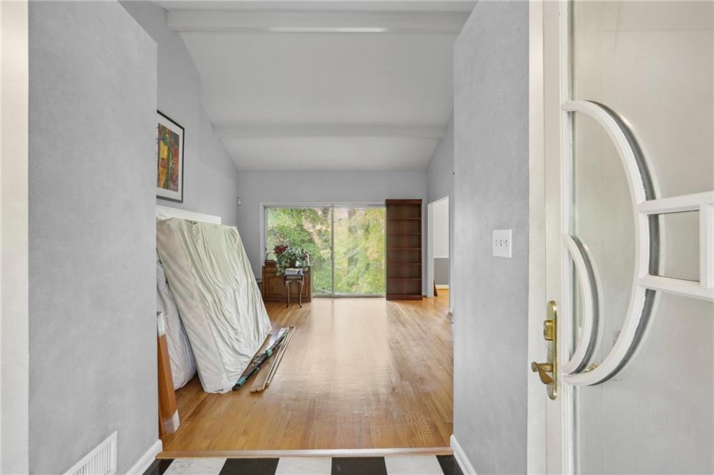 1120 Angelo Court NE