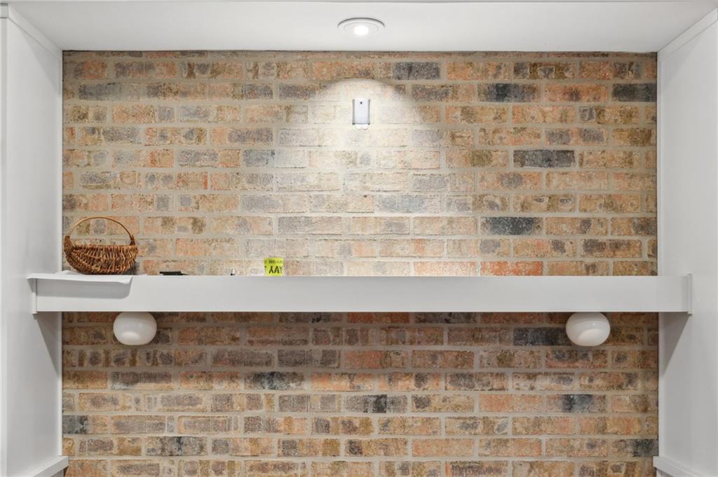 1120 Angelo Court NE