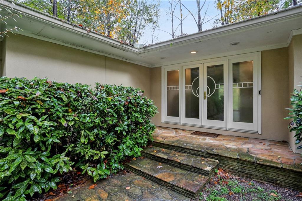 1120 Angelo Court NE