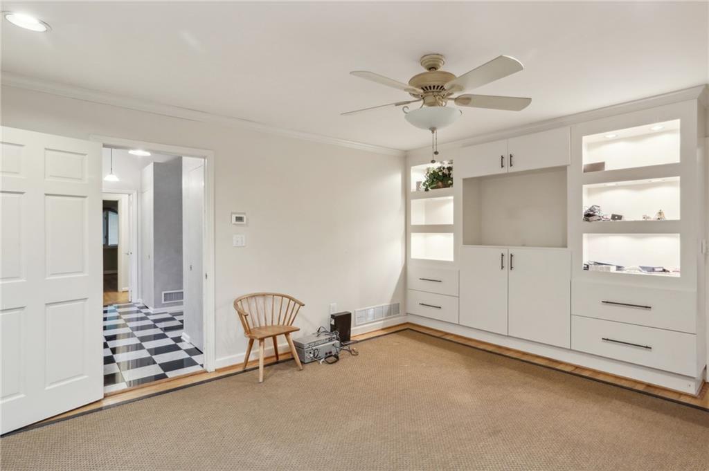 1120 Angelo Court NE