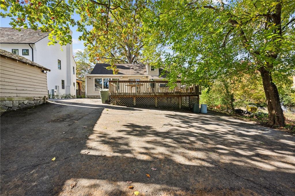 3201 Peachtree Drive NE