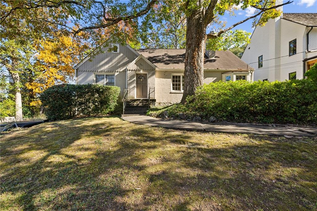 3201 Peachtree Drive NE