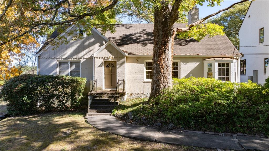 3201 Peachtree Drive NE