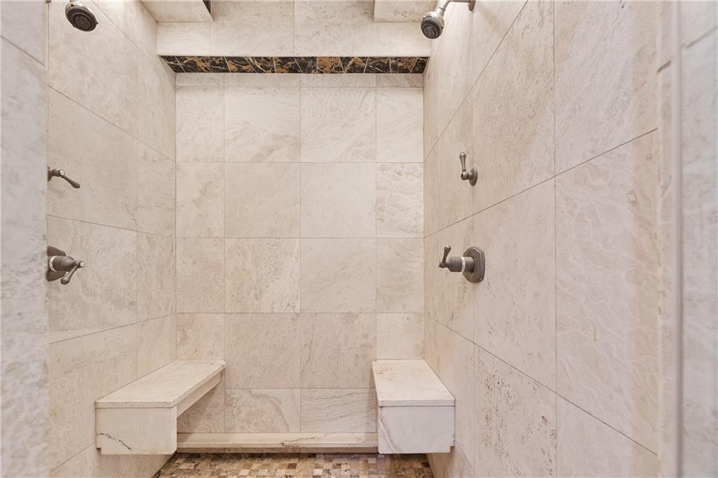 315 VICKERS Drive NE