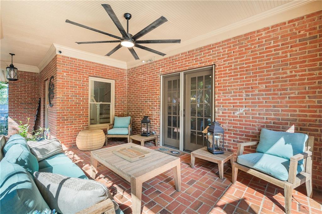 315 VICKERS Drive NE