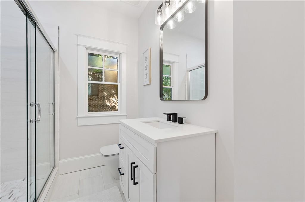 315 VICKERS Drive NE