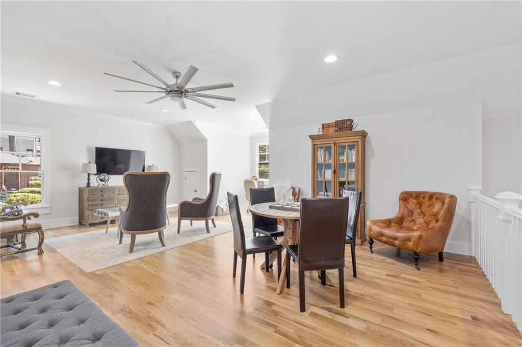 315 VICKERS Drive NE