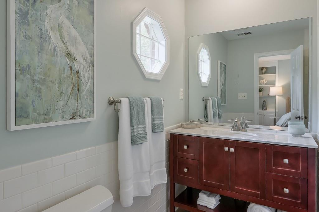 12 Honour Avenue NW Unit 3