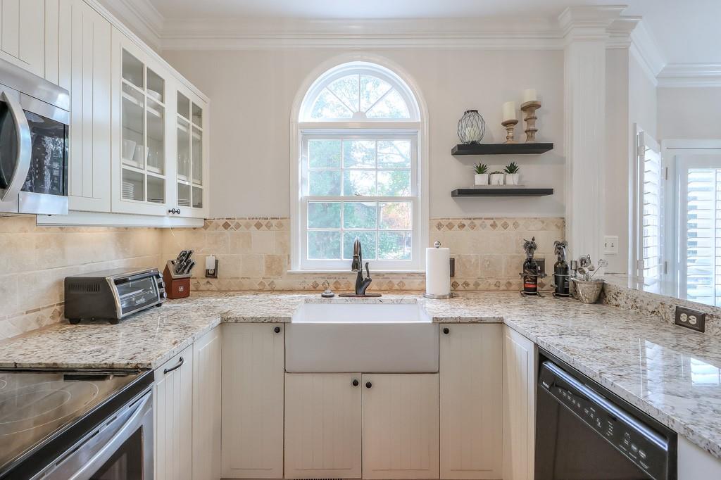 12 Honour Avenue NW Unit 3