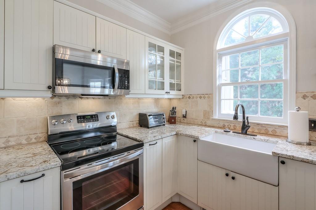 12 Honour Avenue NW Unit 3