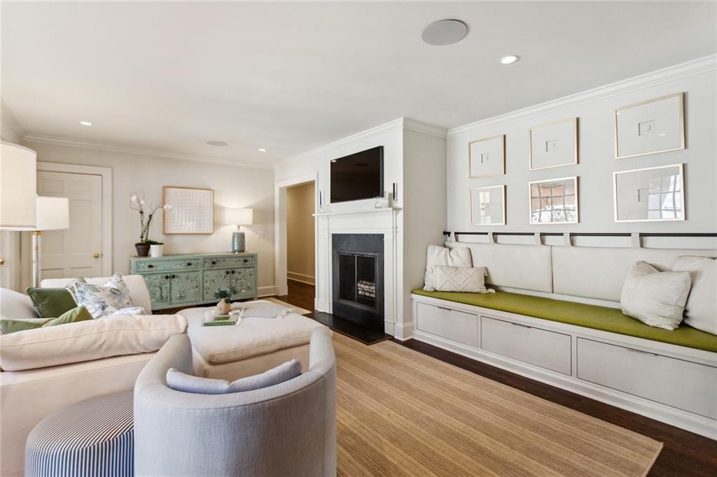 3188 Verdun Drive NW