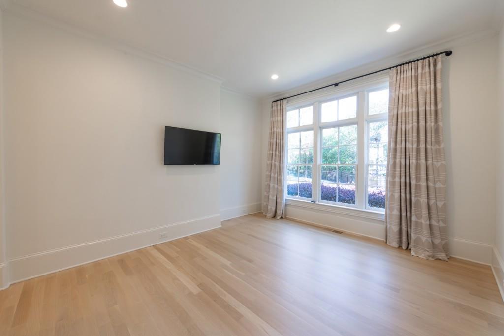 3205 Verdun Drive NW