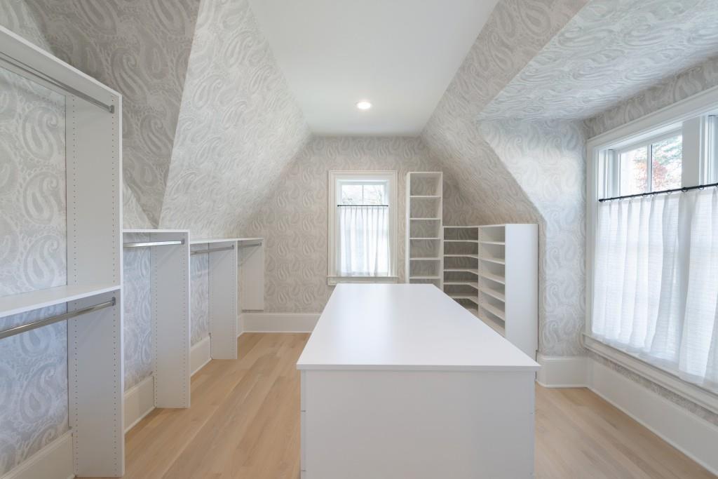 3205 Verdun Drive NW