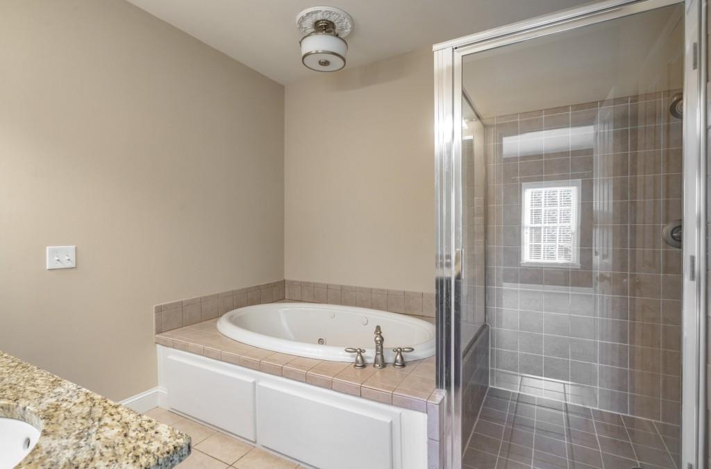 2682 Colgan Court SE