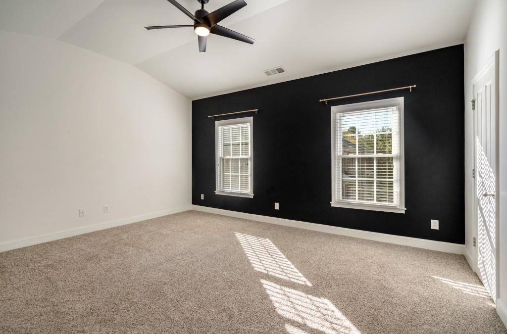 2682 Colgan Court SE