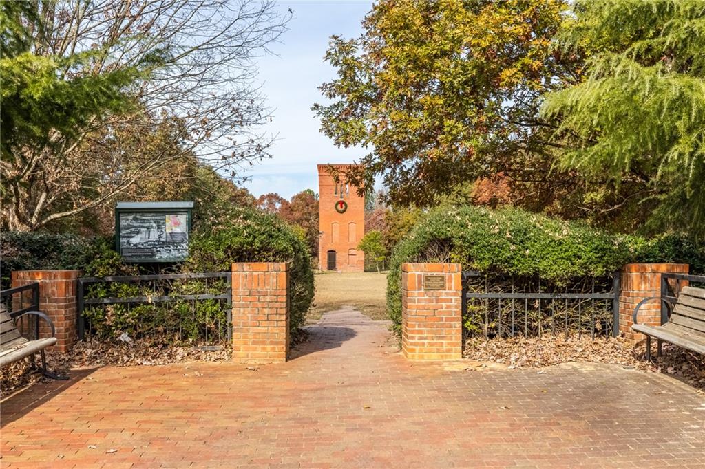 2943 Layton Avenue NW