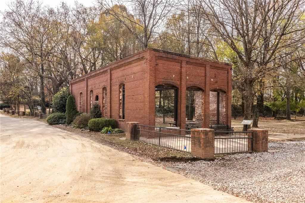 2943 Layton Avenue NW