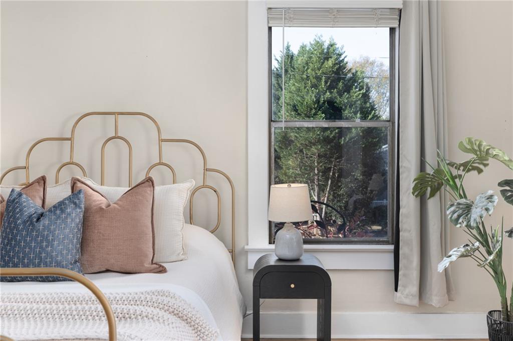 2943 Layton Avenue NW