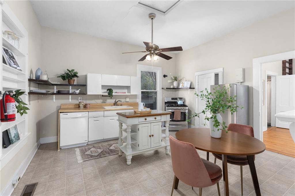 2943 Layton Avenue NW