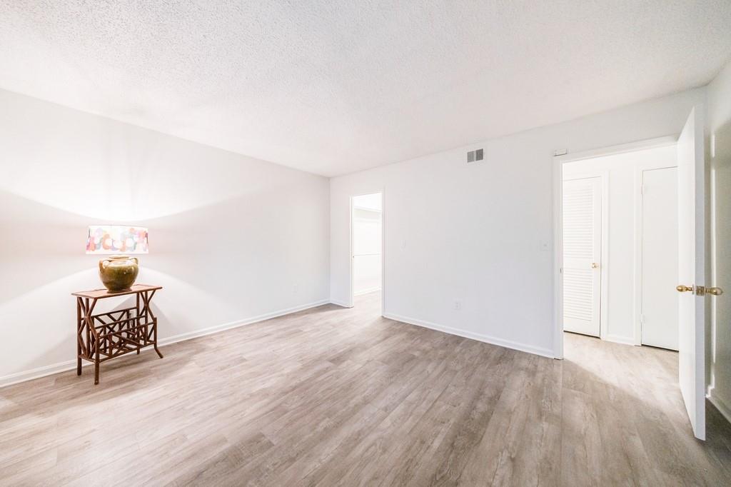 93 De Arc Place NW
