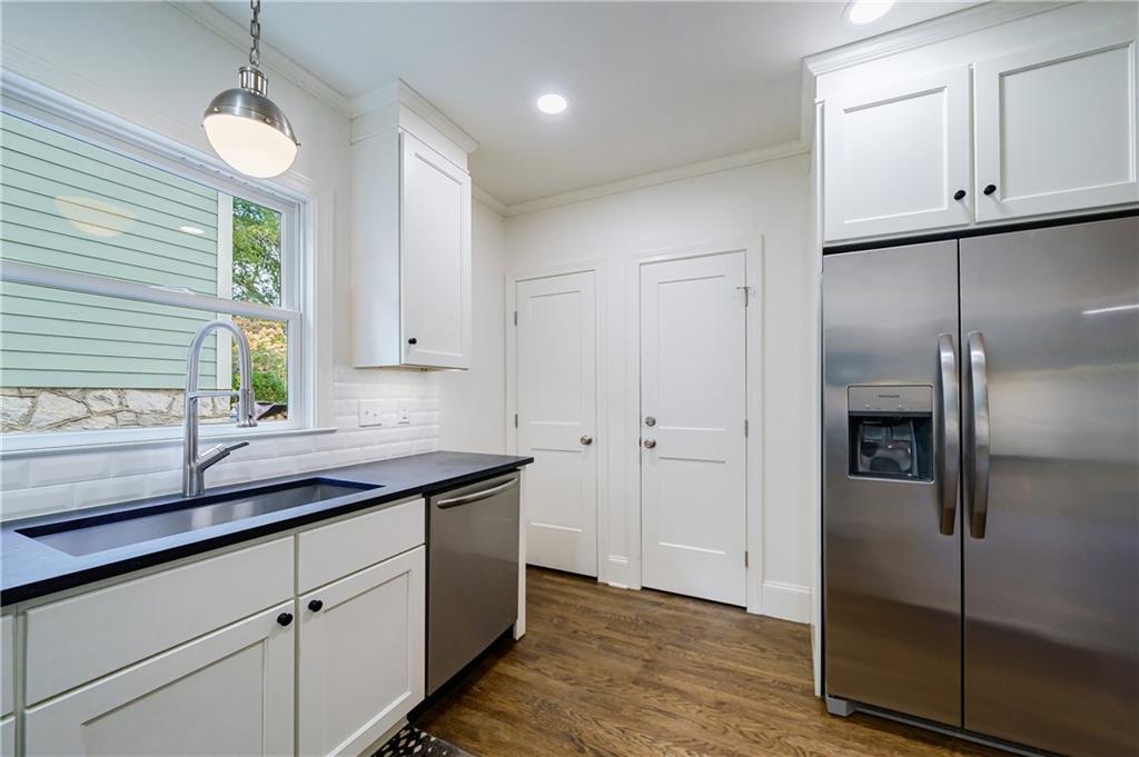 349 Delmont Drive NE