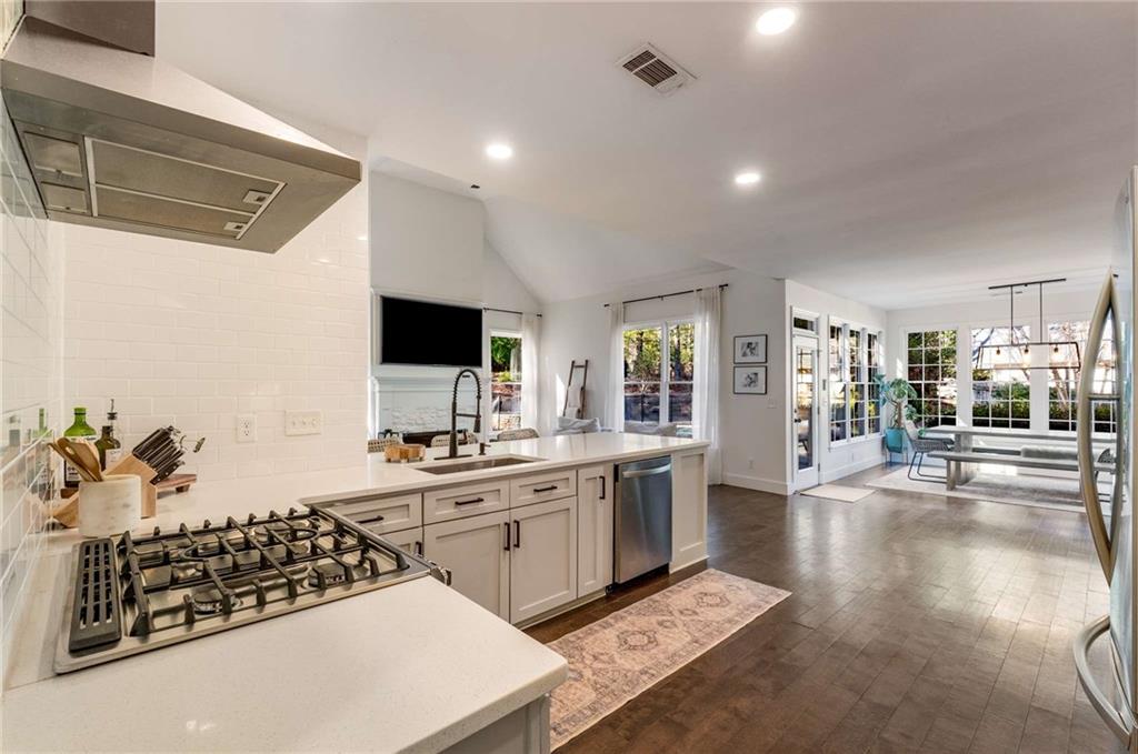 6670 Fox Creek Drive