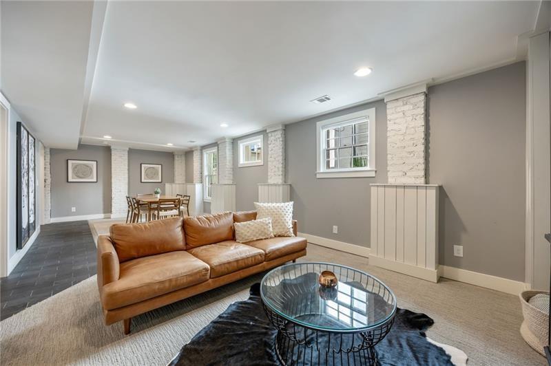 1476 N Highland Avenue NE