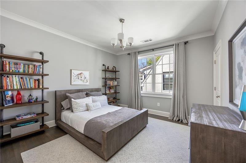 1476 N Highland Avenue NE