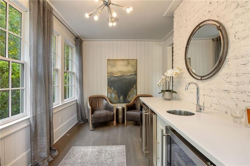 1476 N Highland Avenue NE