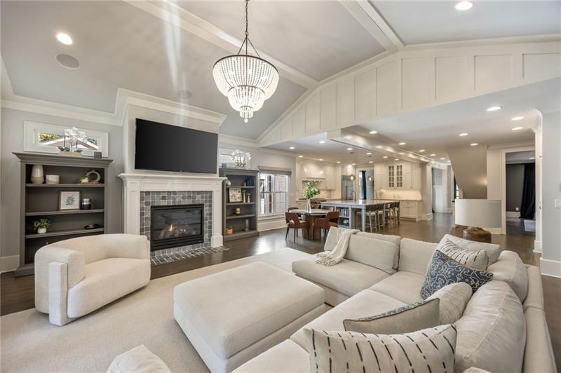 1476 N Highland Avenue NE