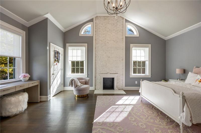 1476 N Highland Avenue NE