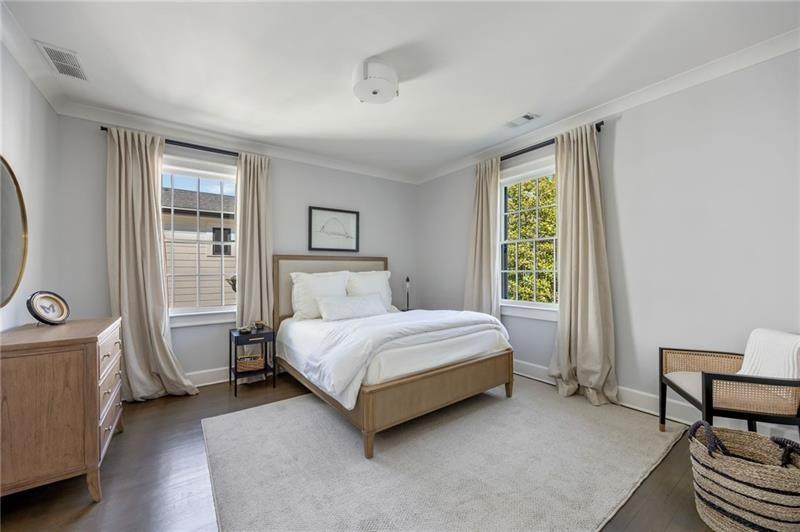 1476 N Highland Avenue NE