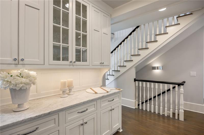 1476 N Highland Avenue NE